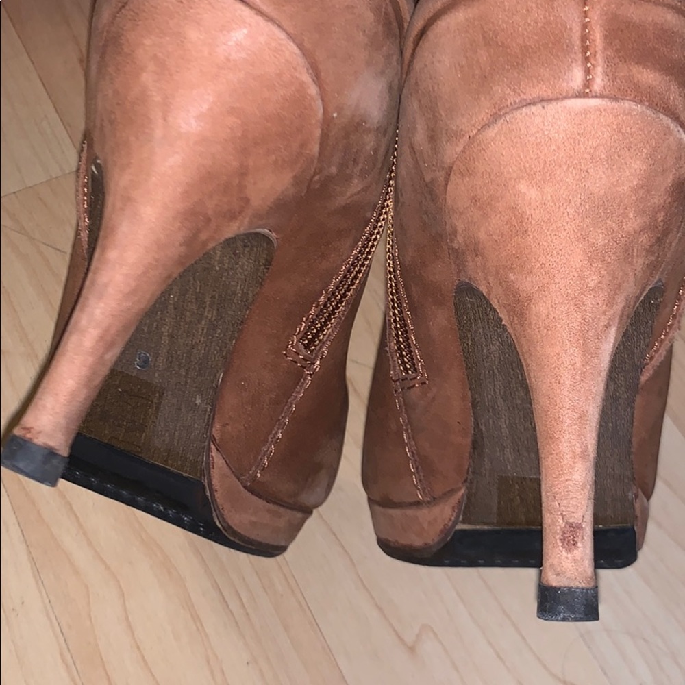Boots - Picture 7 of 10